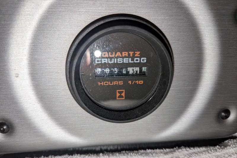 Slide: The Image of Quartz cruiselog display on 2023 Trifecta 20CC 2.75, showing 431 hours. - 5