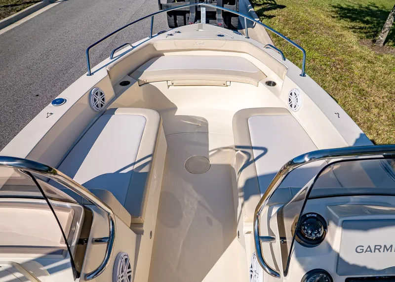 Slide: The Image of Scout 188 Sport Dorado 2026 - 30