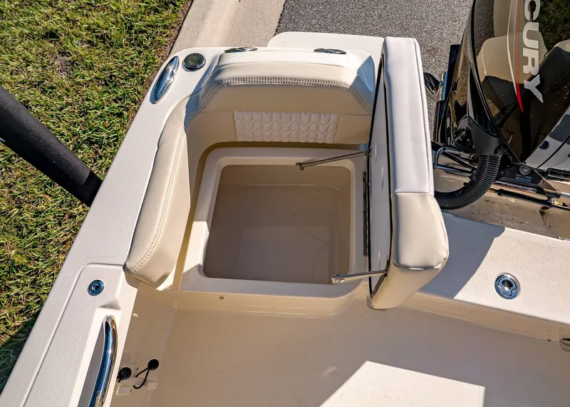 Slide: The Image of Scout 188 Sport Dorado 2026 - 7