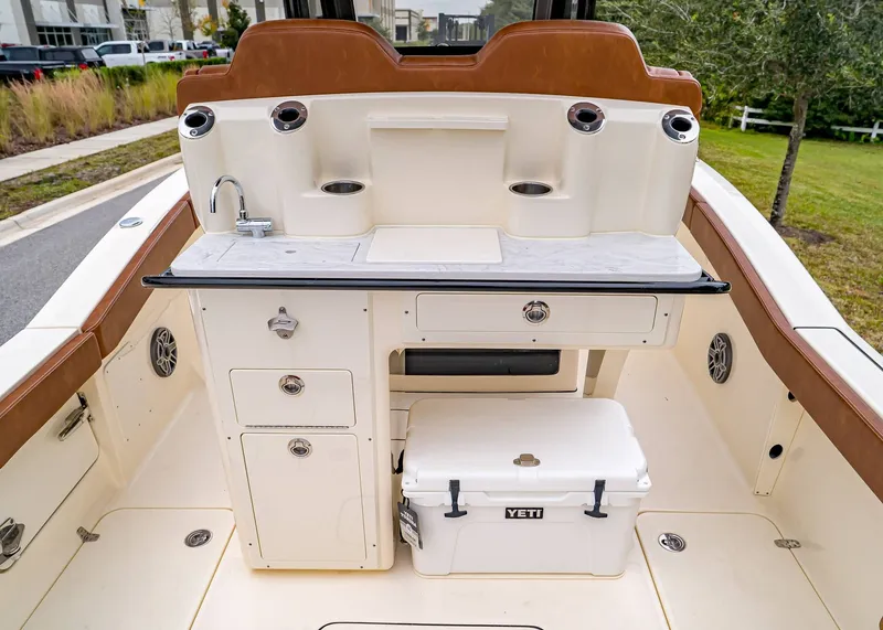 Slide: The Image of Scout 260 LXF 2026 - 10