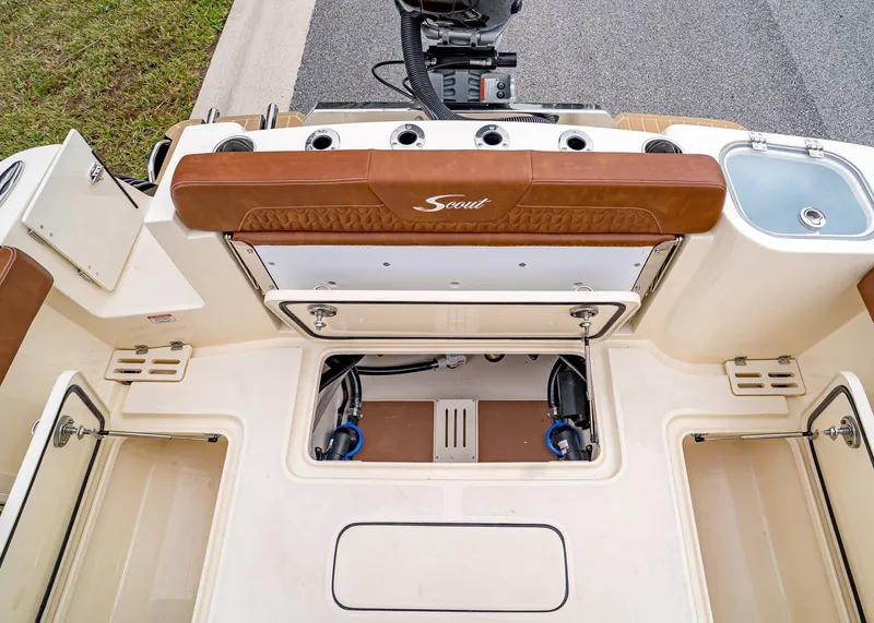 Slide: The Image of Scout 260 LXF 2026 - 17