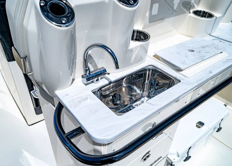 Slide: The Image of Scout 260 LXF 2026 - 17