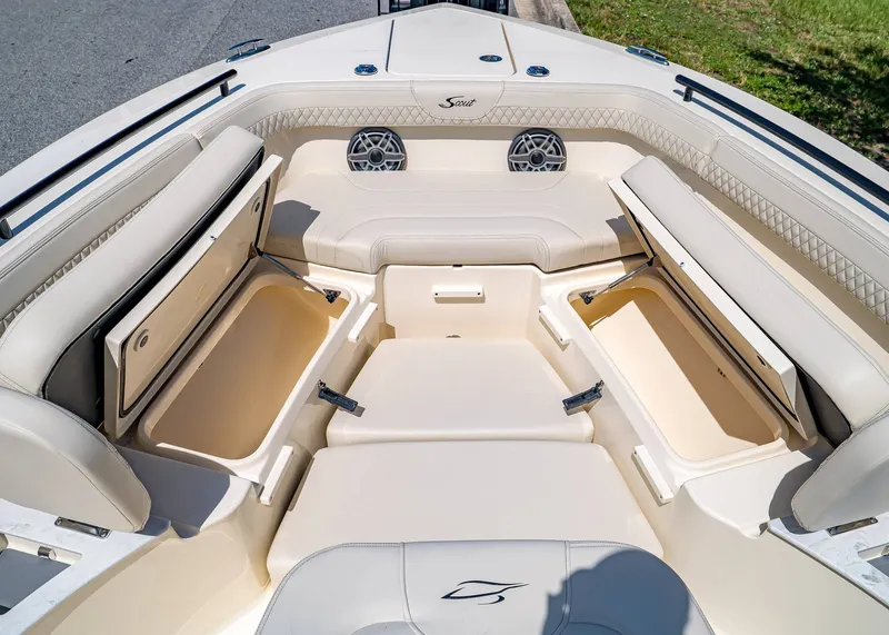 Slide: The Image of Scout 260 LXF 2026 - 29