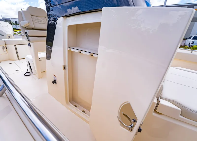 Slide: The Image of Scout 288 LXF 2026 - 28