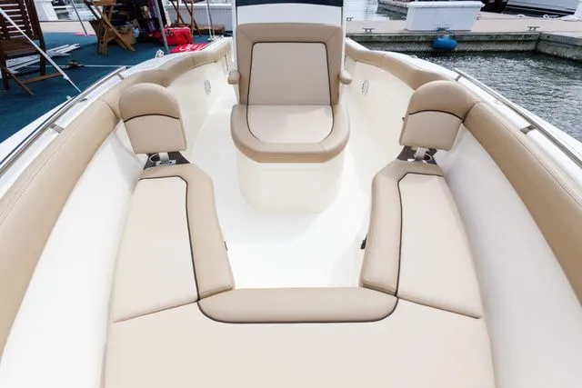 Slide: The Image of Scout 240 XSF 2026 - 6