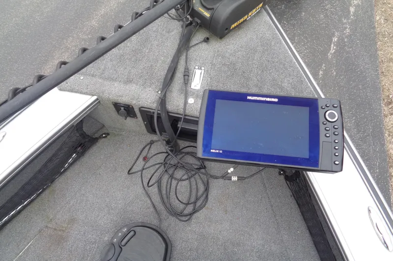 Slide: The Image of 2016 Lund 2175 Pro-V boat with Humminbird Helix 10 fish finder and trolling motor. - 17