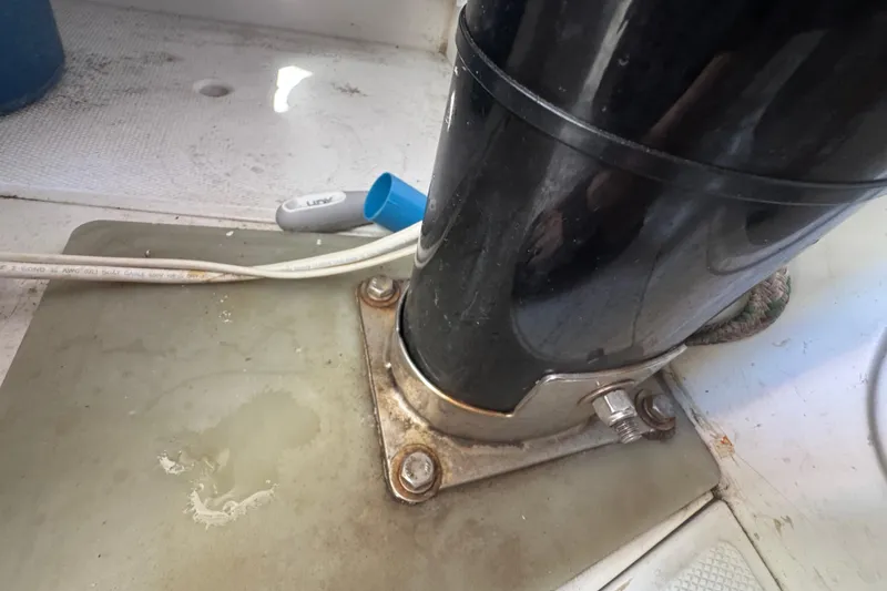 Slide: The Image of Base of a mast on a 2007 Flying Tiger 10M sailboat deck. - 31