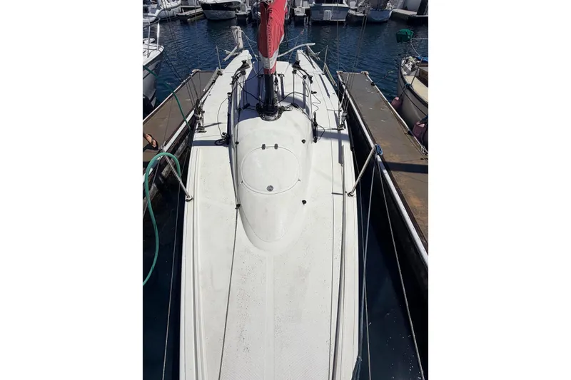 Slide: The Image of Sailboat docked at marina, Flying Tiger 10M, 2007 model, top view. - 47