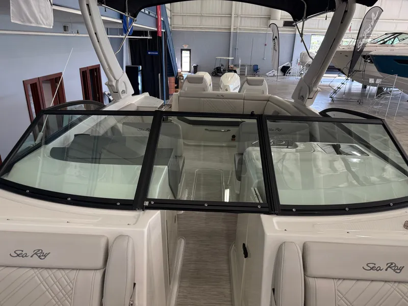 Slide: The Image of Sea Ray SDX 290 Outboard 2026 - 25