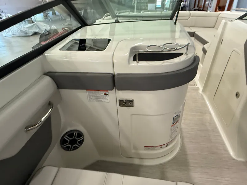 Slide: The Image of Sea Ray SDX 290 Outboard 2026 - 20
