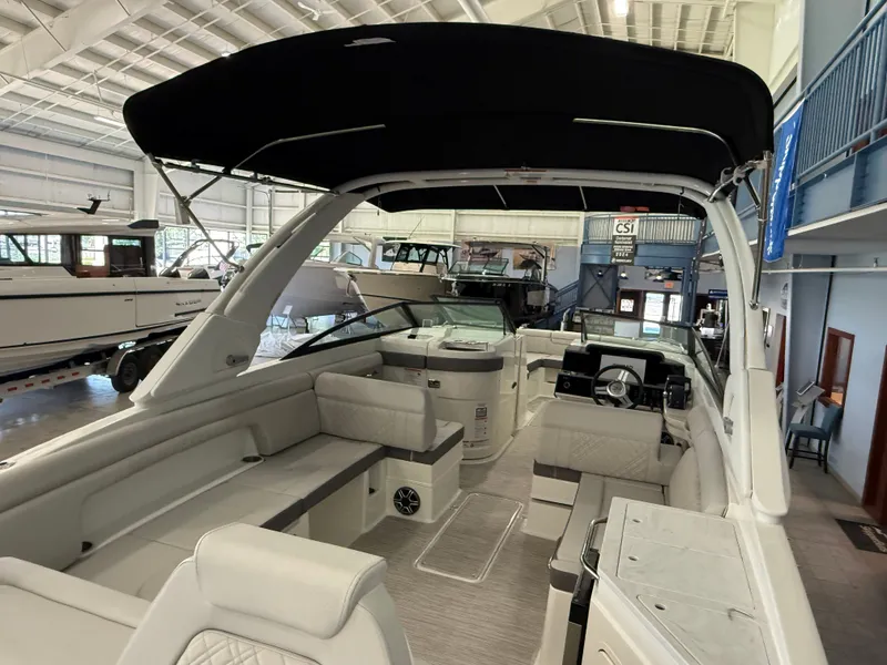 Slide: The Image of Sea Ray SDX 290 Outboard 2026 - 7
