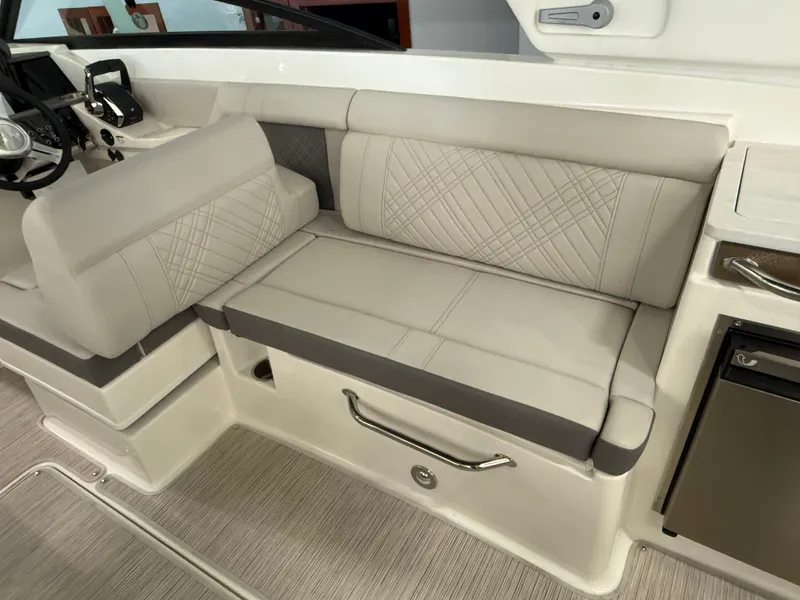 Slide: The Image of Sea Ray SDX 290 Outboard 2026 - 9