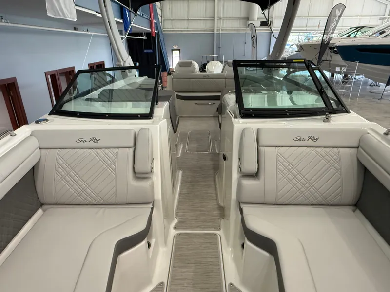 Slide: The Image of Sea Ray SDX 290 Outboard 2026 - 23