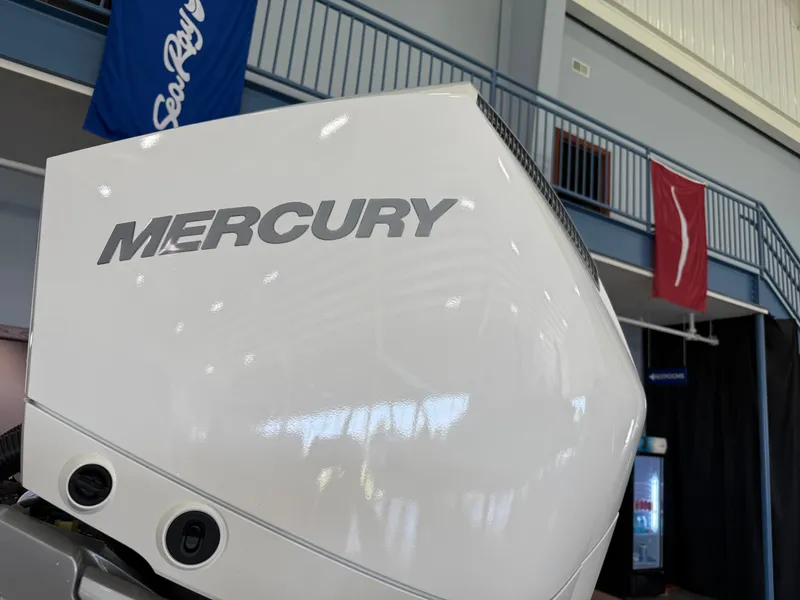 Slide: The Image of Sea Ray SDX 290 Outboard 2026 - 30