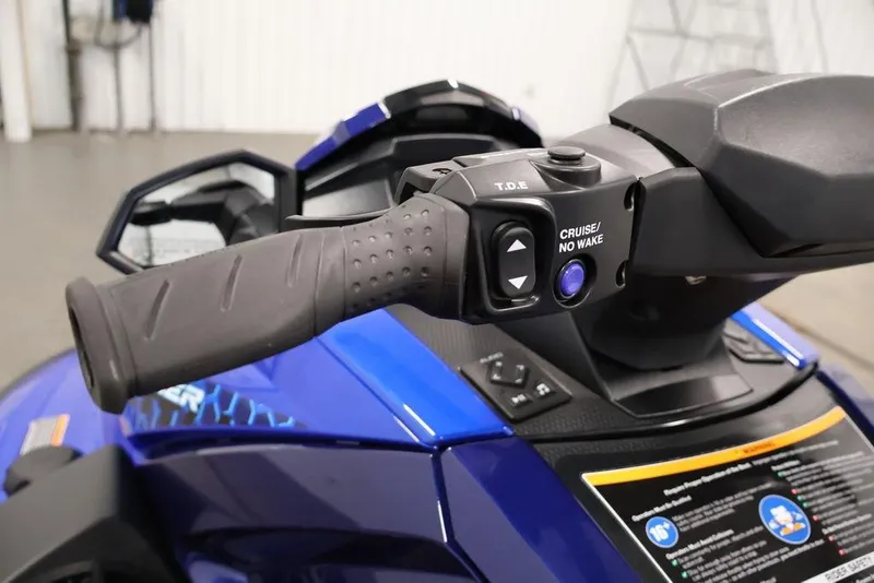 Slide: The Image of 2026 Yamaha WaveRunner VX Limited HO handlebar controls, featuring cruise and no wake mode. - 14