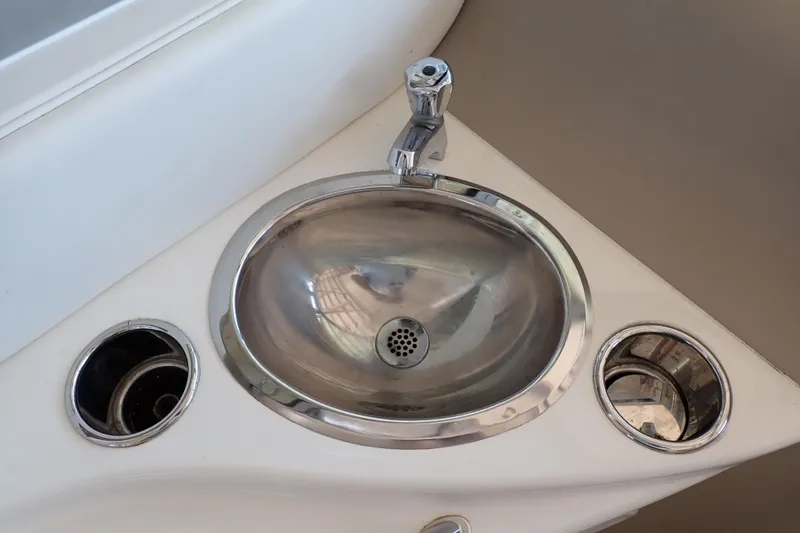 Slide: The Image of Stainless steel sink on 2002 Sea Ray 340 Sundancer boat. - 47