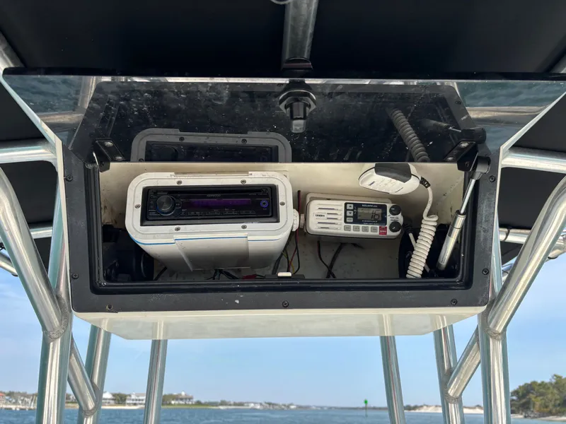 Slide: The Image of Pioneer 197 Sportfish 2007 - 39