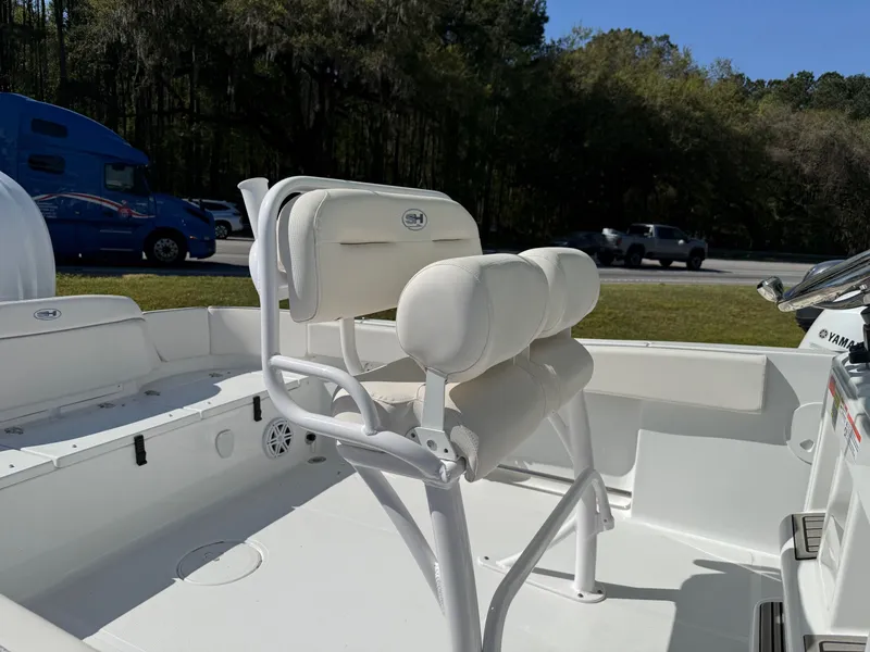 Slide: The Image of Sea Hunt Ultra 235 SE 2026 - 3