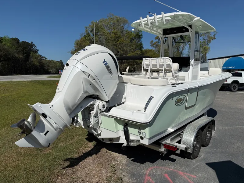 Slide: The Image of Sea Hunt Ultra 235 SE 2026 - 4