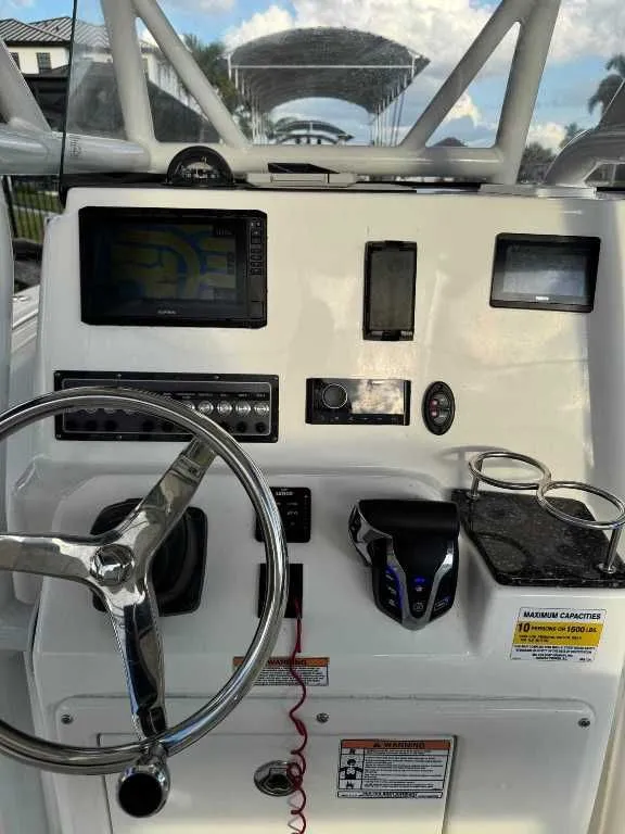 Slide: The Image of Sea Fox 248 Side 2024 - 9