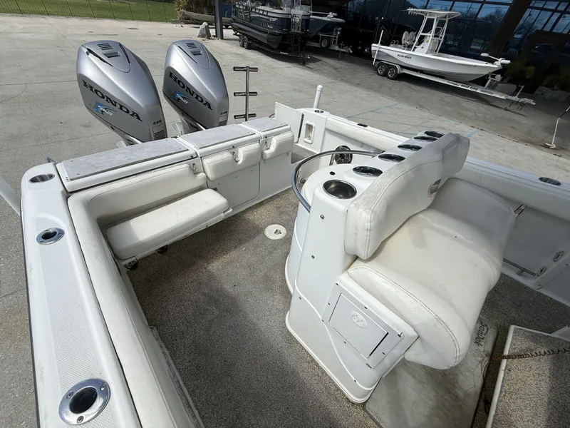 Slide: The Image of Triton 2690 Walkaround 2006 - 13