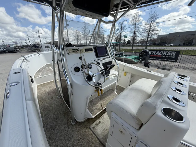 Slide: The Image of Triton 2690 Walkaround 2006 - 4