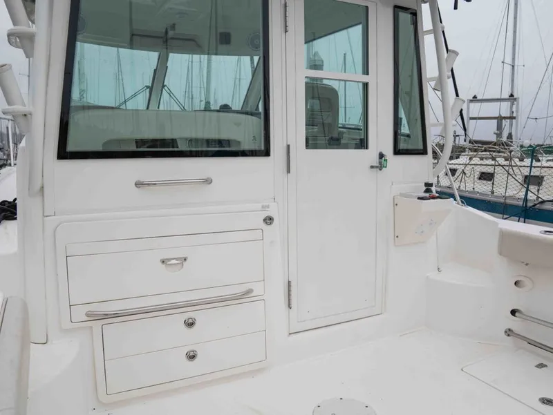 Slide: The Image of Boston Whaler 315 CONQUEST PH 2015 - 10
