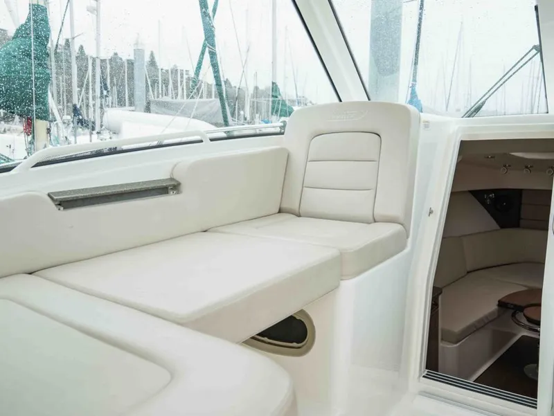 Slide: The Image of Boston Whaler 315 CONQUEST PH 2015 - 14