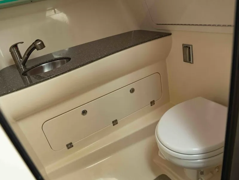 Slide: The Image of Boston Whaler 315 CONQUEST PH 2015 - 25