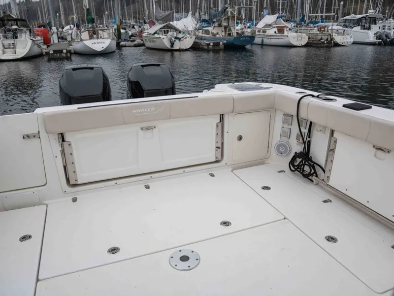 Slide: The Image of Boston Whaler 315 CONQUEST PH 2015 - 8