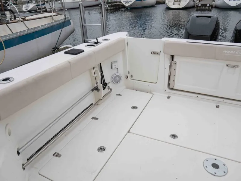 Slide: The Image of Boston Whaler 315 CONQUEST PH 2015 - 9