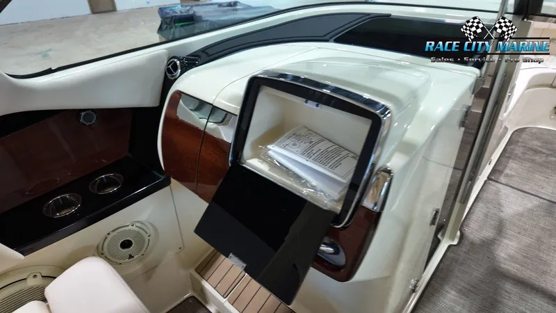 Slide: The Image of Chris-Craft GT31 2021 - 10