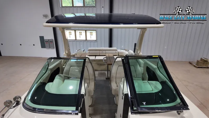 Slide: The Image of Chris-Craft GT31 2021 - 24