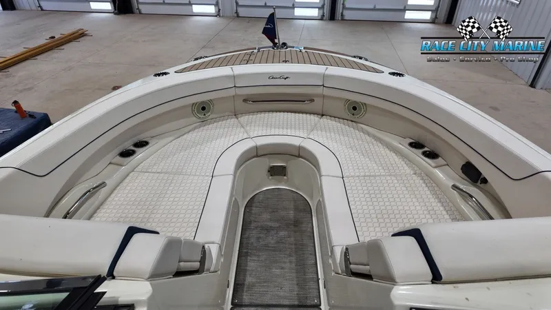 Slide: The Image of Chris-Craft GT31 2021 - 29