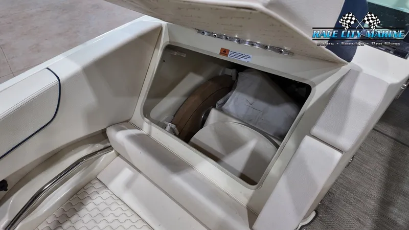 Slide: The Image of Chris-Craft GT31 2021 - 31