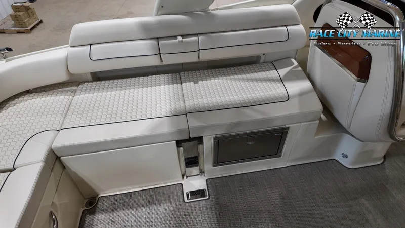 Slide: The Image of Chris-Craft GT31 2021 - 34