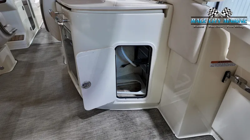 Slide: The Image of Chris-Craft GT31 2021 - 36