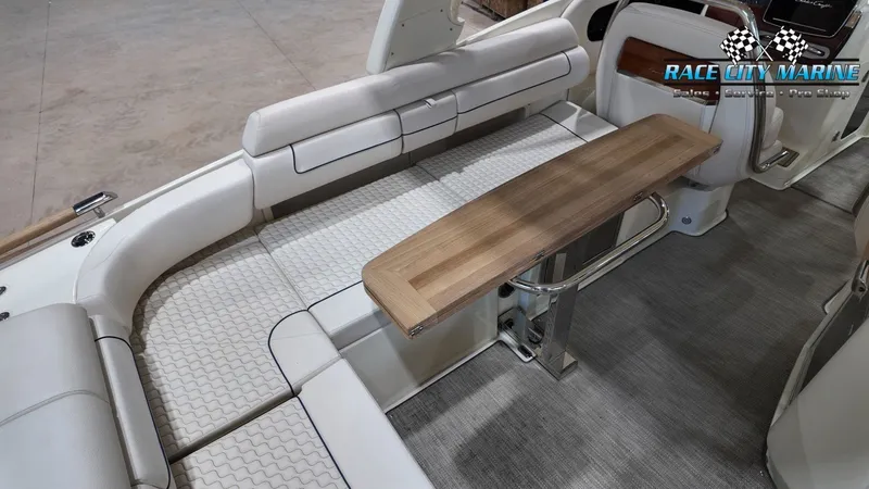 Slide: The Image of Chris-Craft GT31 2021 - 37