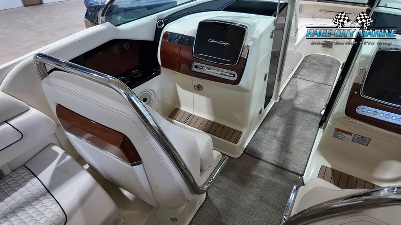 Slide: The Image of Chris-Craft GT31 2021 - 38