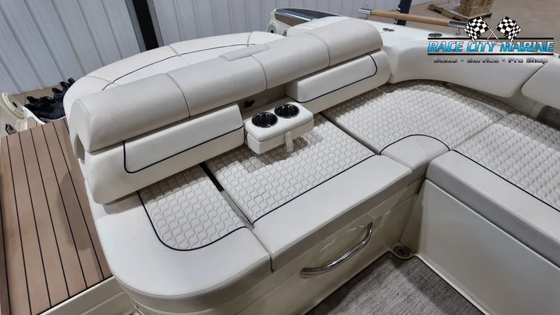 Slide: The Image of Chris-Craft GT31 2021 - 40