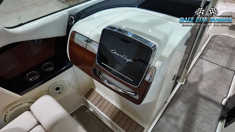 Slide: The Image of Chris-Craft GT31 2021 - 43