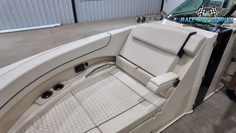 Slide: The Image of Chris-Craft GT31 2021 - 45