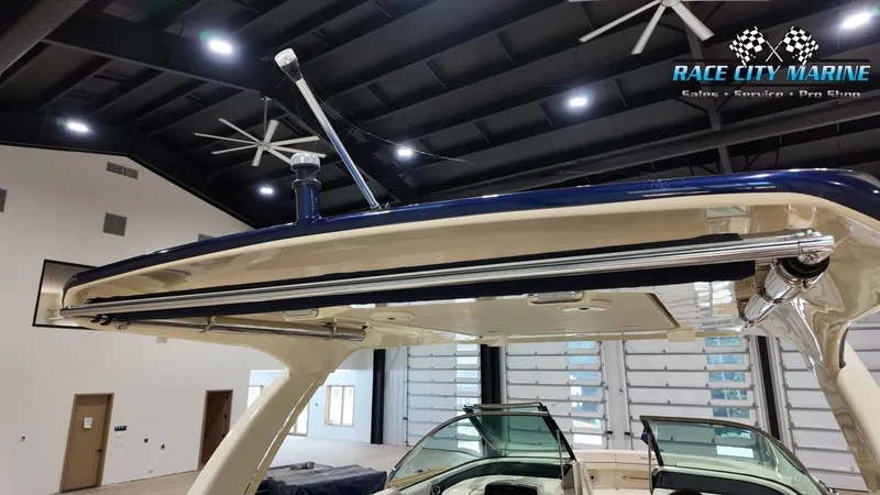 Slide: The Image of Chris-Craft GT31 2021 - 9