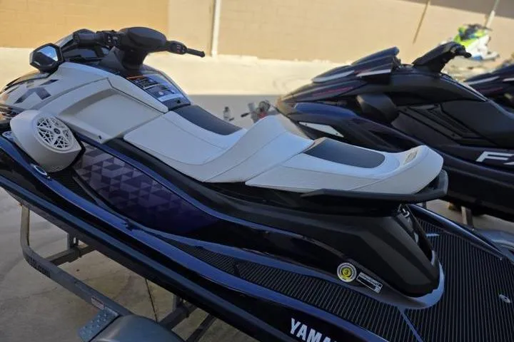 Slide: The Image of 2026 Yamaha WaveRunner VX Cruiser HO jet ski with sleek design and comfortable seating. - 3