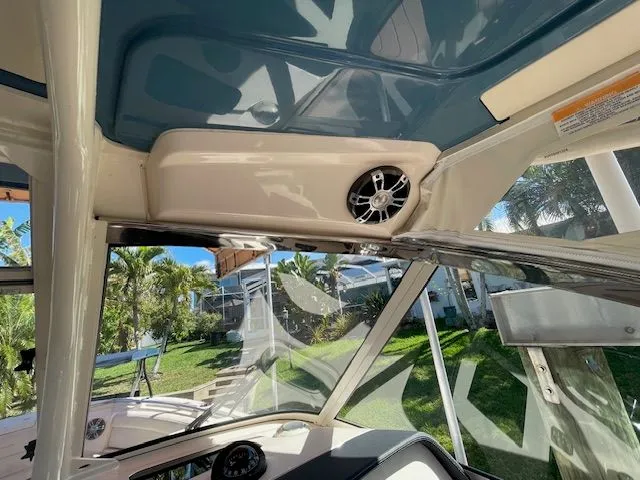 Slide: The Image of Interior view of a 2021 Grady-White 325 Freedom boat. - 38