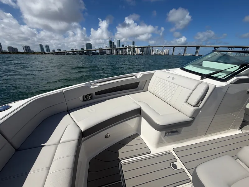 Slide: The Image of Sea Ray SLX 310 Outboard 2024 - 10