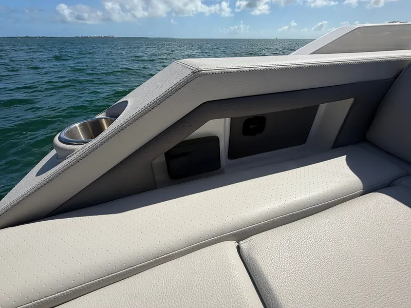 Slide: The Image of Sea Ray SLX 310 Outboard 2024 - 24