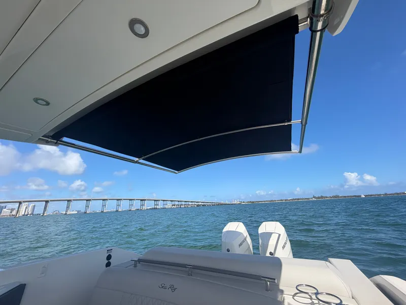 Slide: The Image of Sea Ray SLX 310 Outboard 2024 - 27