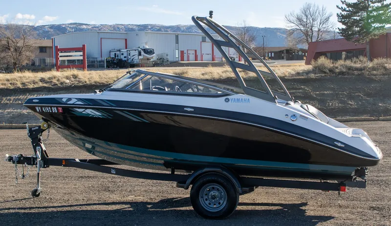 Slide: The Image of Yamaha AR195 2021 - 3