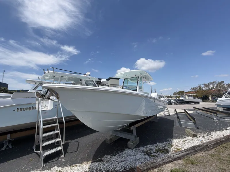 Slide: The Image of Everglades 273 Center Console 2026 - 10